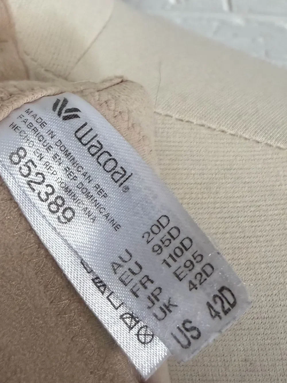 Wacoal How Perfect Full Figure Wire Free Bra 852389 Size 42D